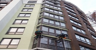 Установка крыши на балкон Шарыпово цена от 1034 руб. м/2.