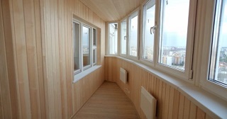 Отделка, остекление, утепление балконов в Шарыпово от 207 руб. м/2.